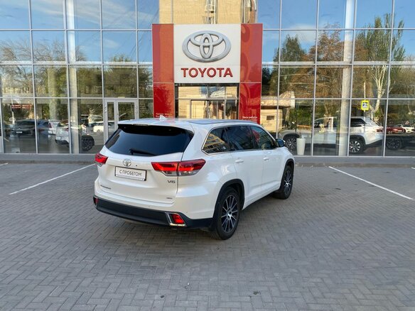 2019 Toyota Highlander III (XU50) Рестайлинг, белый - вид 4