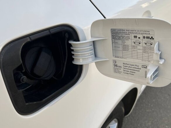 2011 Skoda Octavia II (A5) Рестайлинг, белый, 630000 рублей - вид 22