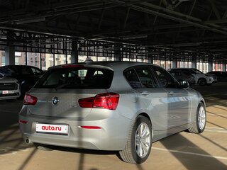 2017 BMW 1 серии 118i II (F20/F21) Рестайлинг 2, серебристый, 1760000 рублей, вид 5