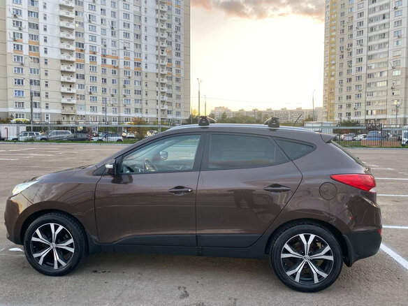 2013 Hyundai ix35 I Рестайлинг, коричневый, 1300000 рублей - вид 5