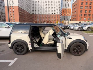 2012 Mini Clubman Cooper I Рестайлинг, белый, 940000 рублей, вид 1
