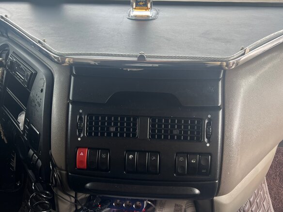 2012 DAF XF 105, белый, 2500000 рублей - вид 12