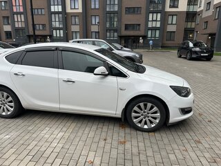 2013 Opel Astra J Рестайлинг, белый, 850000 рублей, вид 4