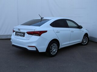 2017 Hyundai Solaris II, белый, 880000 рублей, вид 4