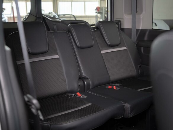 2019 Honda Stepwgn Spada V Рестайлинг, белый, 2479000 рублей - вид 8