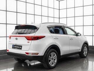 2018 Kia Sportage IV Рестайлинг, белый, 2209000 рублей, вид 3
