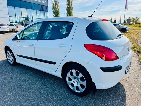 2010 Peugeot 308 I, белый, 525000 рублей - вид 4