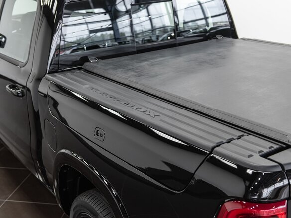 2026 Ram 1500 Crew Cab eTorque V Рестайлинг, чёрный, 11090000 рублей - вид 6