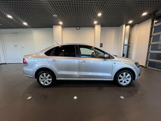 2011 Volkswagen Polo V, серебристый, 600000 рублей, вид 2