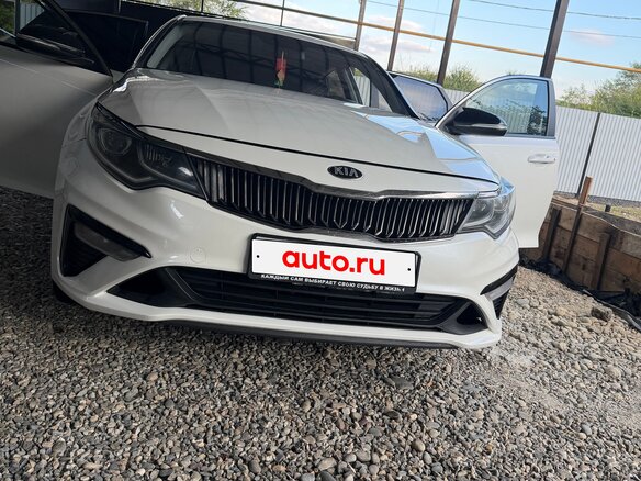 2018 Kia Optima IV Рестайлинг, белый, 1800000 рублей