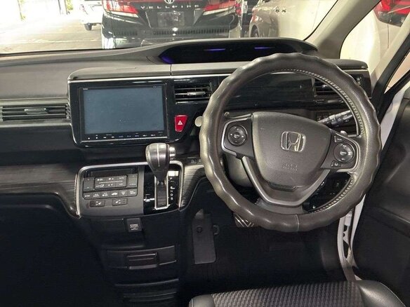 2017 Honda Stepwgn Spada V, белый, 1480008 рублей - вид 5