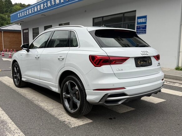 2022 Audi Q3 35 TFSI II (F3), белый, 2485000 рублей - вид 4