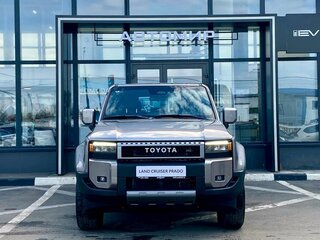 2024 Toyota Land Cruiser Prado 250 Series, серебристый, 13699000 рублей, вид 2