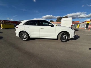2021 Porsche Cayenne III, белый, 9500000 рублей, вид 2