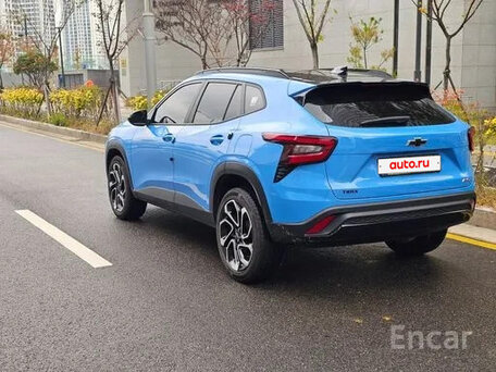 2023 Chevrolet Trax II, голубой, 1670000 рублей, вид 4