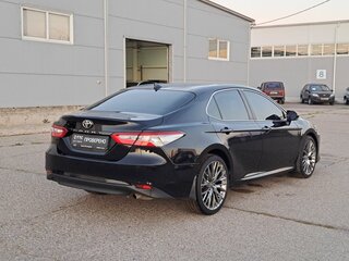 2021 Toyota Camry VIII (XV70) Рестайлинг, чёрный, 3340000 рублей, вид 5