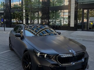 2024 BMW 5 серии 530i xDrive VIII (G60/G61/G68), серый, 7780000 рублей, вид 1