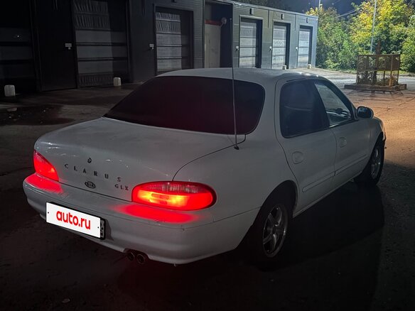 1997 Kia Clarus I, белый, 210000 рублей