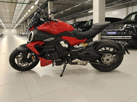 2022 Ducati Diavel V4, красный, 2370000 рублей, вид 1