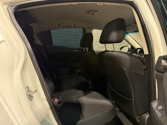 2011 Mazda 3 II (BL) Рестайлинг, белый, 790000 рублей - вид 7