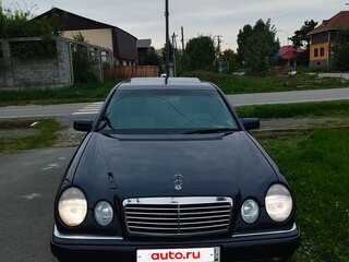 1997 Mercedes-Benz E-Класс 230 II (W210, S210), синий, 575000 рублей, вид 3