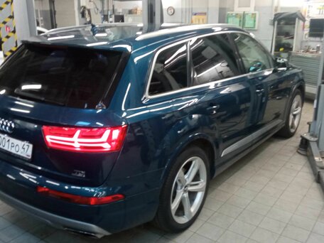 2018 Audi Q7 II (4M), синий, 4133000 рублей, вид 3