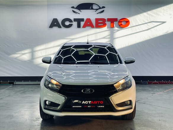 2018 Lada (ВАЗ) Vesta I, белый, 890000 рублей - вид 1