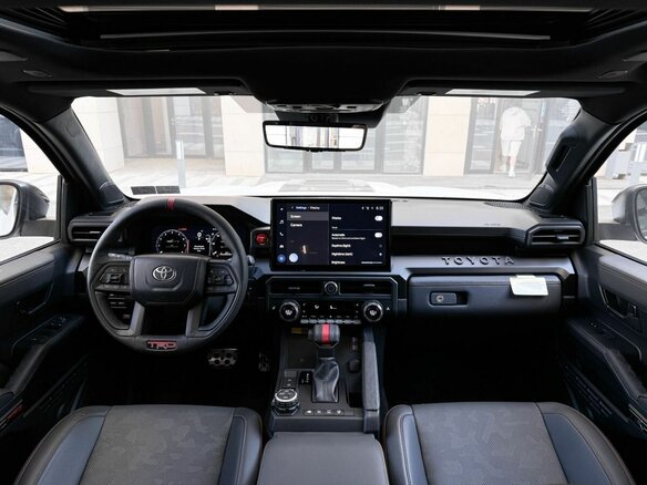 2025 Toyota Tacoma IV, белый, 11190000 рублей - вид 1