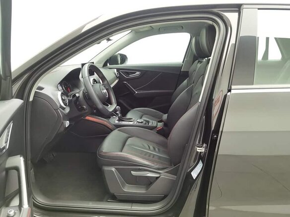 2023 Audi Q2 L 35 TFSI I Рестайлинг, чёрный, 1750000 рублей - вид 4