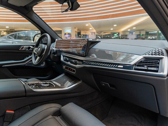 2026 BMW X5 M60i IV (G05/G18) Рестайлинг, чёрный, 18490000 рублей - вид 15