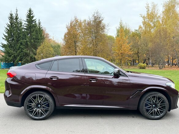 2020 BMW X6 M Competition III (F96), фиолетовый, 9600000 рублей - вид 6