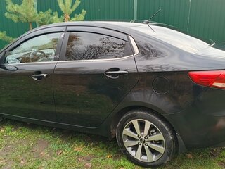 2016 Kia Rio III Рестайлинг, чёрный, 900000 рублей, вид 2