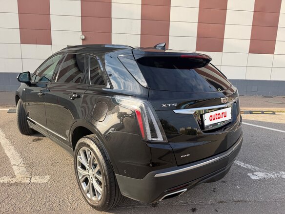 2021 Cadillac XT5 I Рестайлинг, чёрный, 3500000 рублей - вид 3