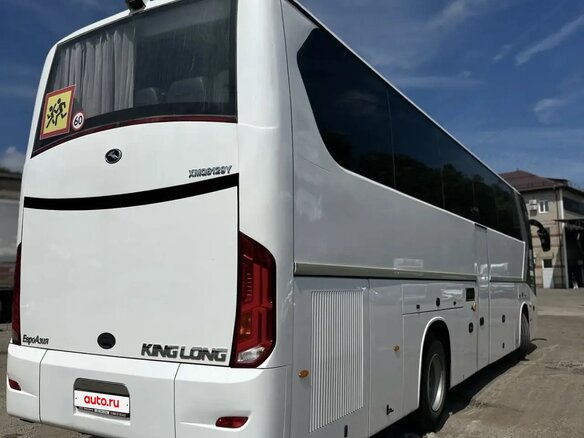 2023 King Long XMQ6129Y, белый, 13000000 рублей - вид 2