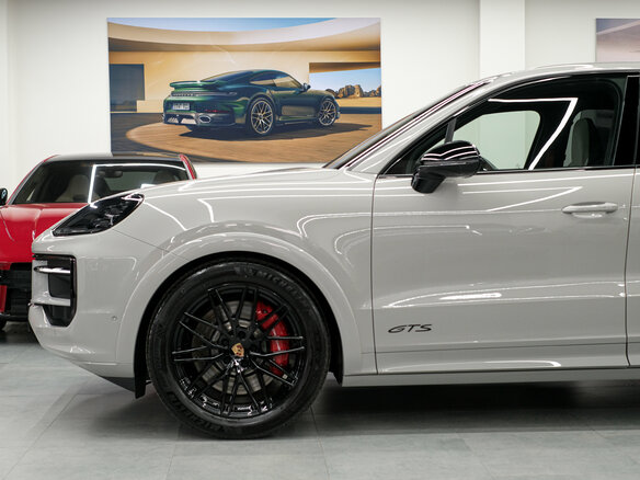 2026 Porsche Cayenne GTS III Рестайлинг, серый, 25900000 рублей - вид 10