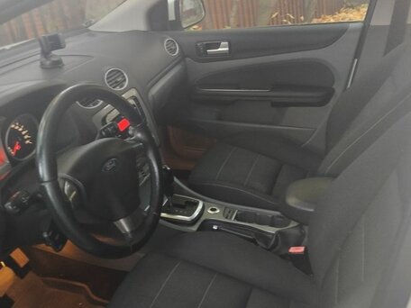 2010 Ford Focus II Рестайлинг, белый, 700000 рублей, вид 5