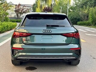 2023 Audi A3 Sportback 35 TFSI IV (8Y), зелёный, 2165000 рублей, вид 4