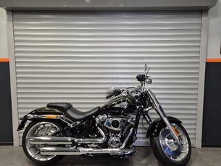 2026 Harley-Davidson Fat Boy, зелёный, 3990000 рублей, вид 2