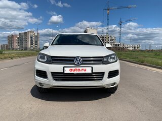 2011 Volkswagen Touareg II, белый, 2150000 рублей, вид 1