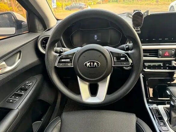 2022 Kia K3 II (China Market), белый - вид 10