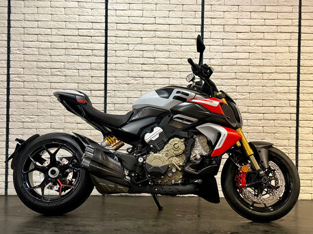 2026 Ducati Diavel V4, серый, 3880000 рублей, вид 1