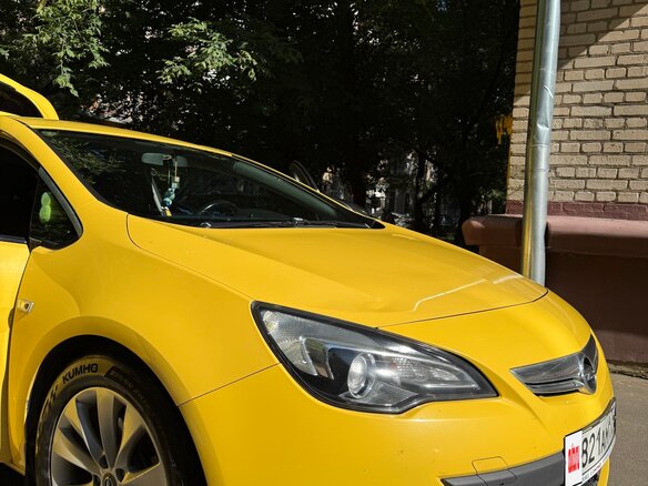 2014 Opel Astra GTC J Рестайлинг, жёлтый - вид 17