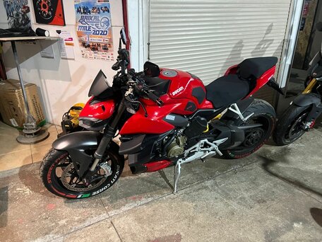 2019 Ducati Streetfighter V4, красный, 1400000 рублей, вид 1