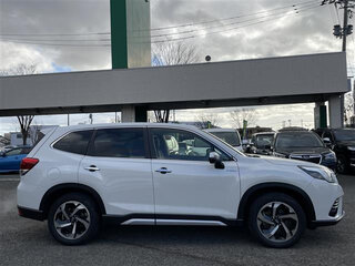 2023 Subaru Forester V Рестайлинг, белый, 2396000 рублей, вид 4