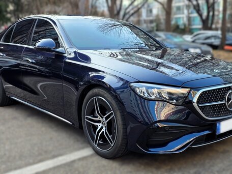 2025 Mercedes-Benz E-Класс 200 VI (W214, S214), чёрный, 6555000 рублей, вид 3