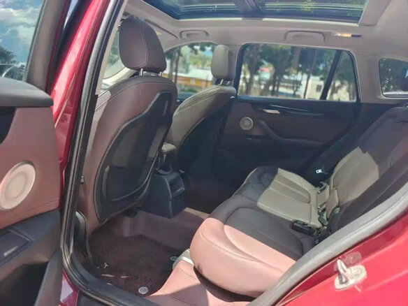 2021 BMW X1 20Li sDrive II (F48) Рестайлинг, красный - вид 10