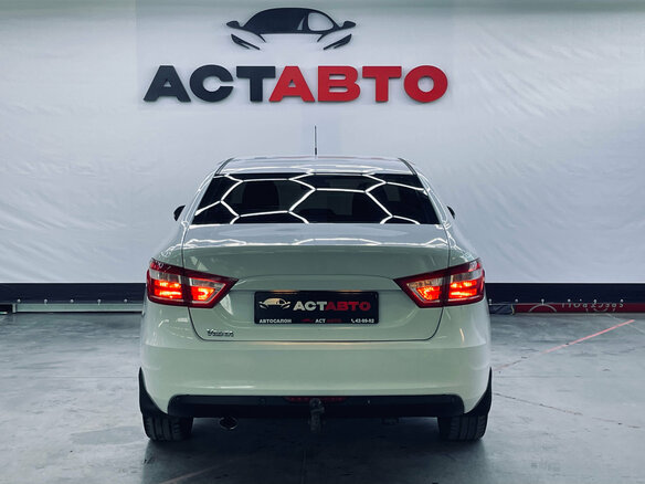 2018 Lada (ВАЗ) Vesta I, белый, 890000 рублей - вид 4