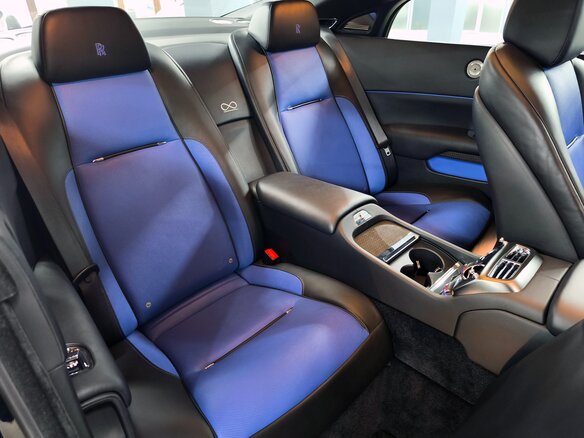 2016 Rolls-Royce Wraith Black Badge, чёрный, 27900000 рублей - вид 22