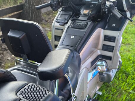 1998 Honda GL 1500 Gold Wing, бежевый, 1000000 рублей, вид 3