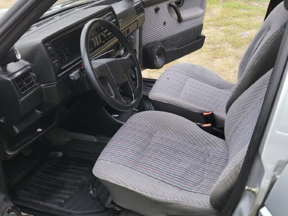 1990 Volkswagen Jetta KAT II, серый, 250000 рублей - вид 5
